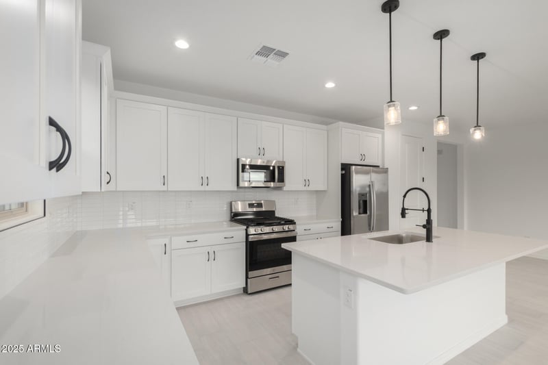 5430 Manzanita Dr, Glendale, AZ 85302