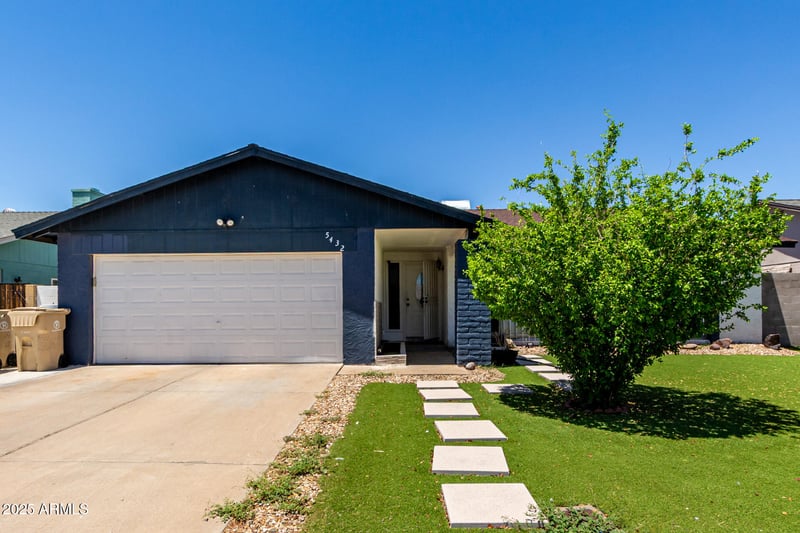 5432 Sunnyside Dr, Glendale, AZ 85304