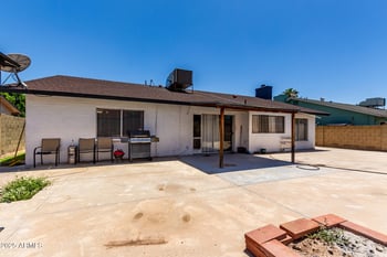 5432 Sunnyside Dr, Glendale, AZ 85304