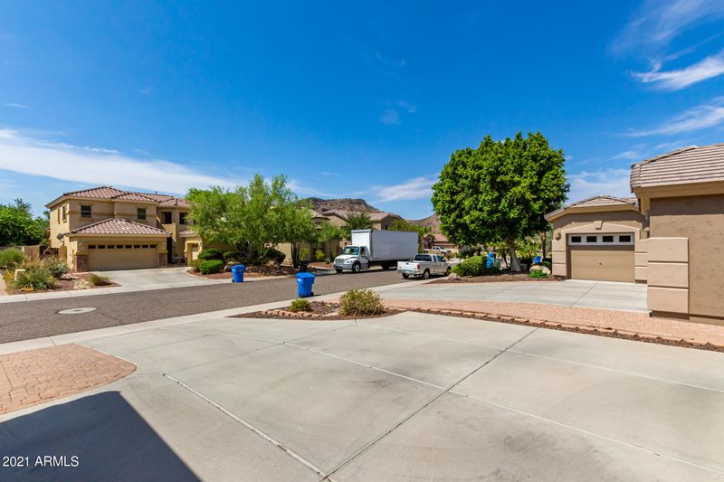 5432 W Red Bird Rd, Phoenix, AZ 85083