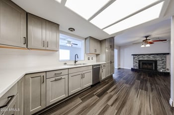 5434 74th Dr, Glendale, AZ 85303