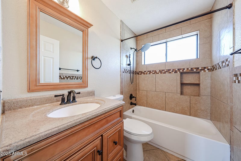 5434 74th Dr, Glendale, AZ 85303