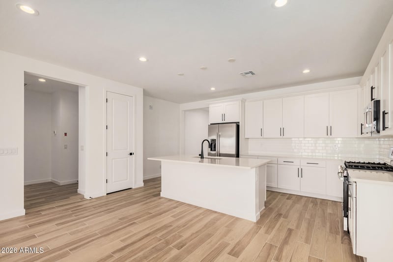 5434 W Loma Ln, Glendale, AZ 85302