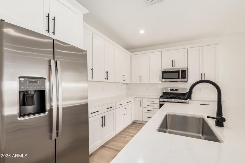 5434 W Loma Ln, Glendale, AZ 85302