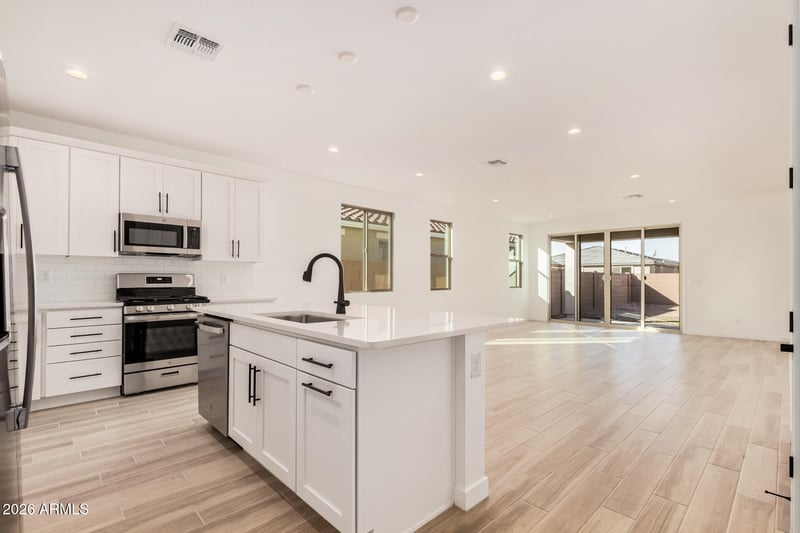 5434 W Loma Ln, Glendale, AZ 85302