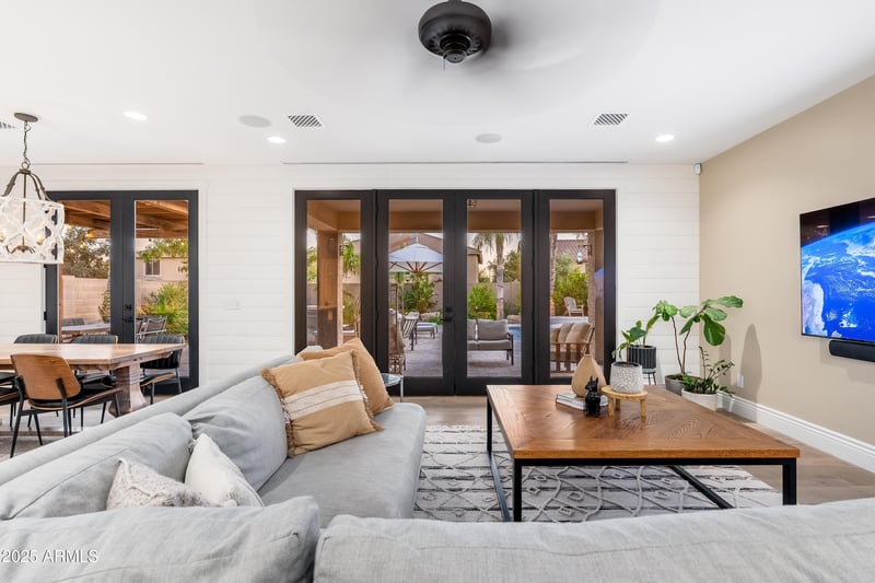 5435 Quail Track Dr, Phoenix, AZ 85083