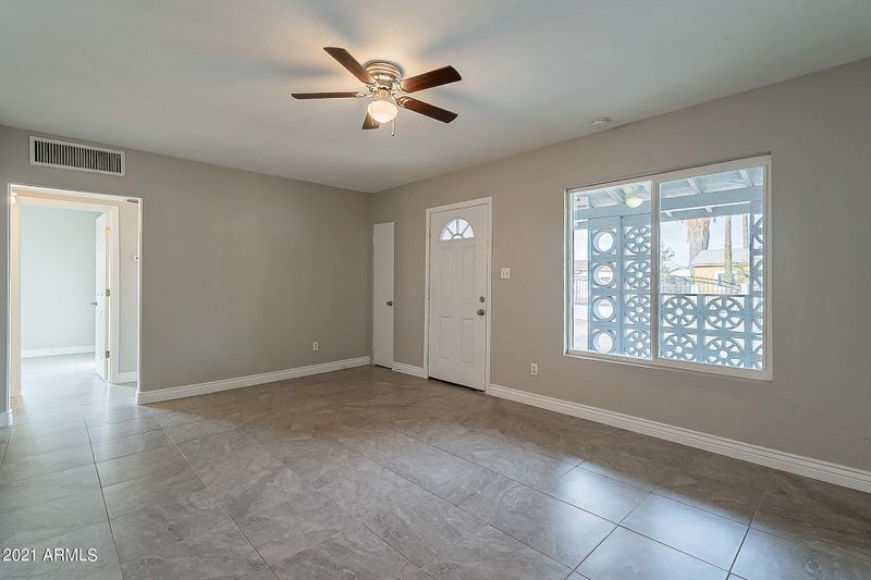 5437 S Montezuma St, Phoenix, AZ 85041