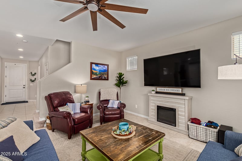 5438 Country Garden Ln, Laveen, AZ 85339