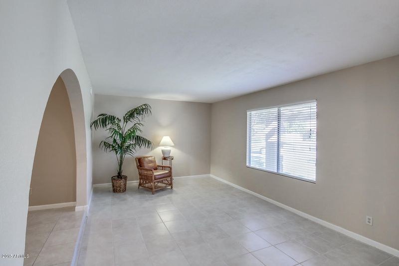 5438 N 70th Ave, Glendale, AZ 85303