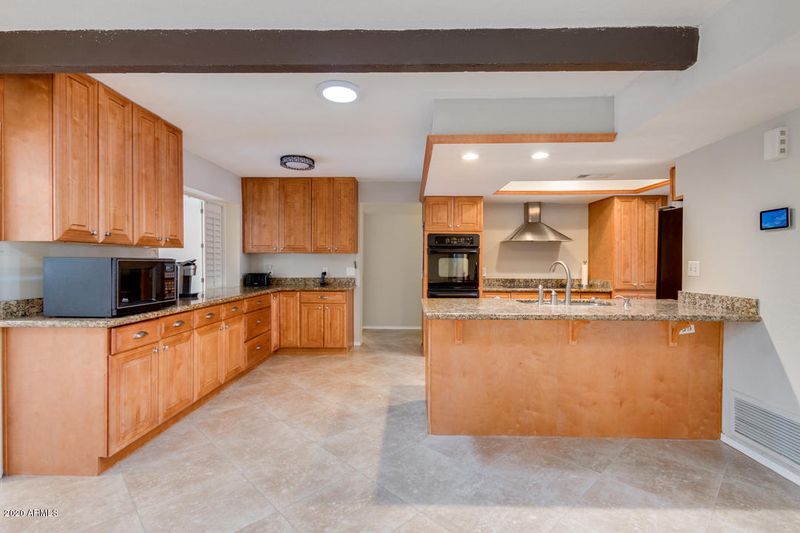 5439 E Charter Oak Rd, Scottsdale, AZ 85254