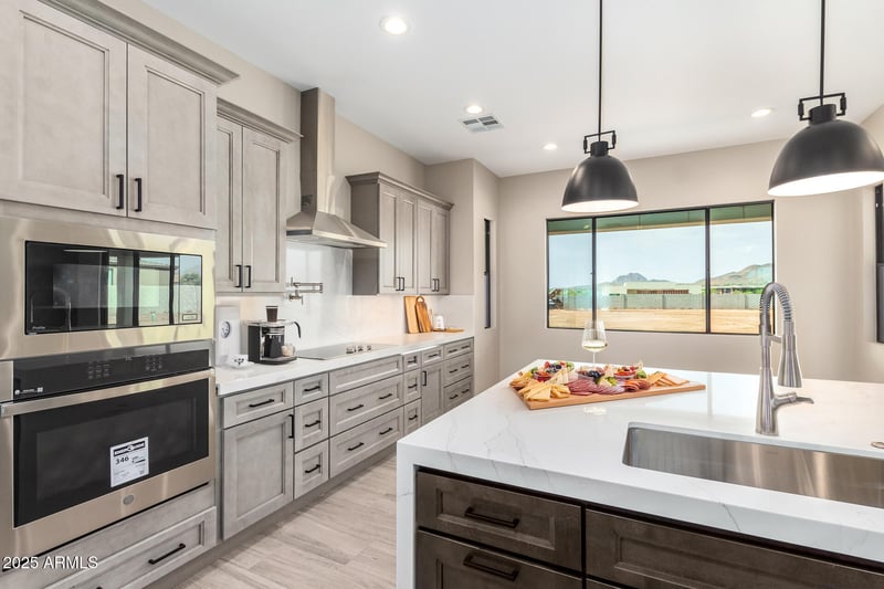544 Amber Sun Dr, Phoenix, AZ 85086