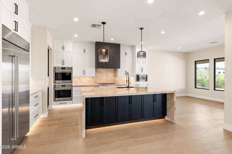 544 Amber Sun Dr, Phoenix, AZ 85085