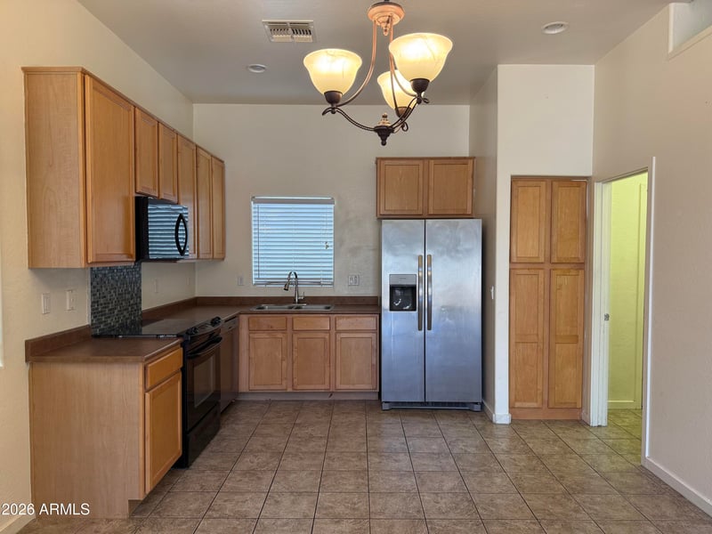 544 N Alma School Rd #16, Mesa, AZ 85201