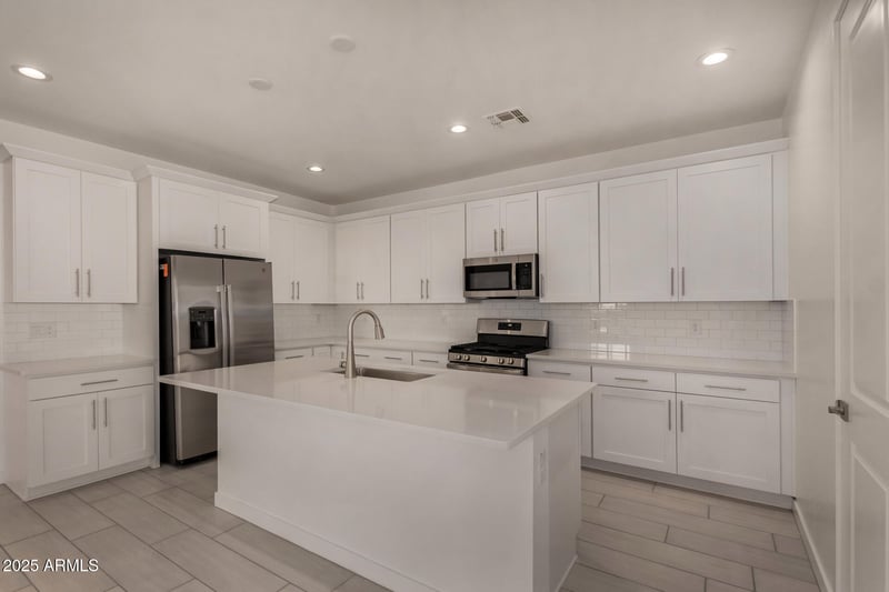 5440 Loma Ln, Glendale, AZ 85302