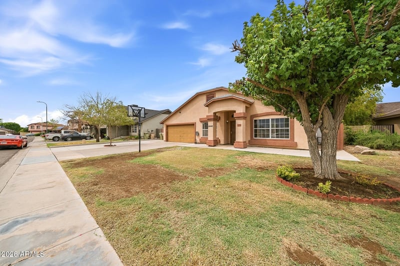 5440 N 80th Ln, Glendale, AZ 85303