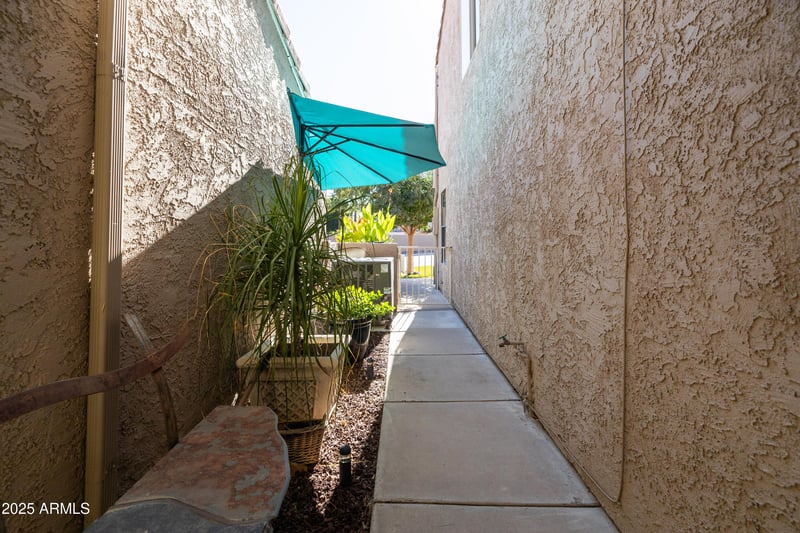 5442 Hurricane Ct, Tempe, AZ 85283