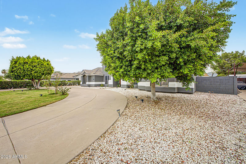 5442 W Fallen Leaf Ln, Glendale, AZ 85310