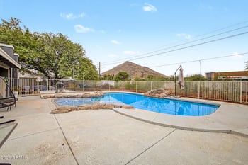 5442 Fallen Leaf Ln, Glendale, AZ 85310