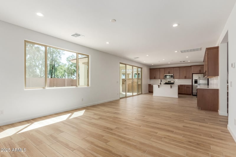 5443 Loma Ln, Glendale, AZ 85302