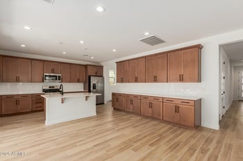 5443 Loma Ln, Glendale, AZ 85302