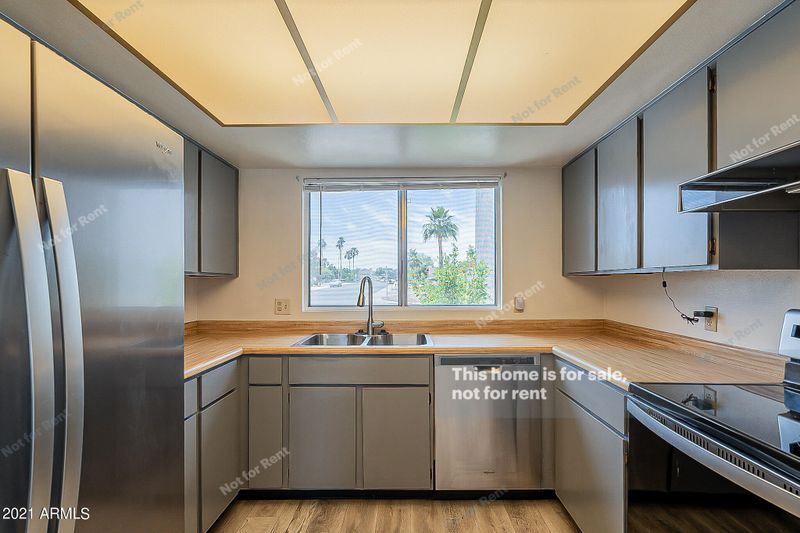 5443 S Mitchell Dr, Tempe, AZ 85283