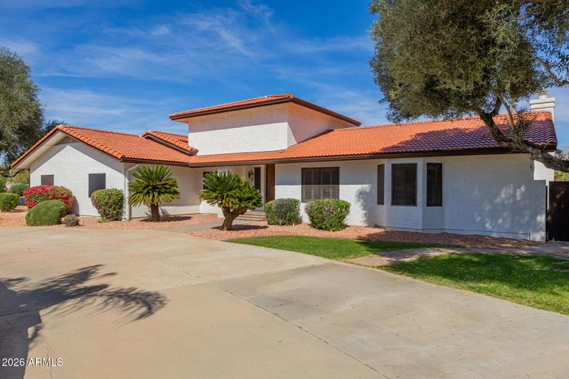 5444 W Electra Ln, Glendale, AZ 85310