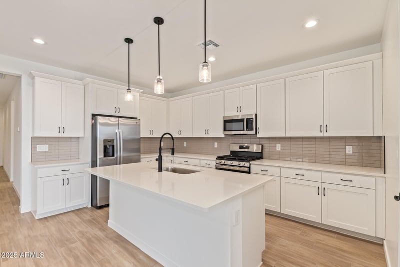5448 Manzanita Dr, Glendale, AZ 85302