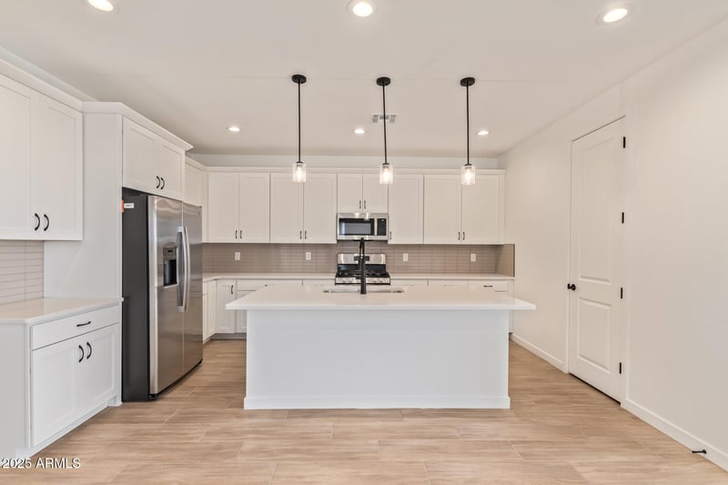 5448 Manzanita Dr, Glendale, AZ 85302