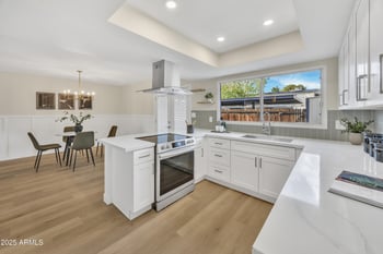 5449 El Caminito Dr, Glendale, AZ 85302