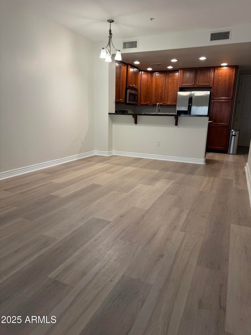 5450 Deer Valley Dr #1200, Phoenix, AZ 85054