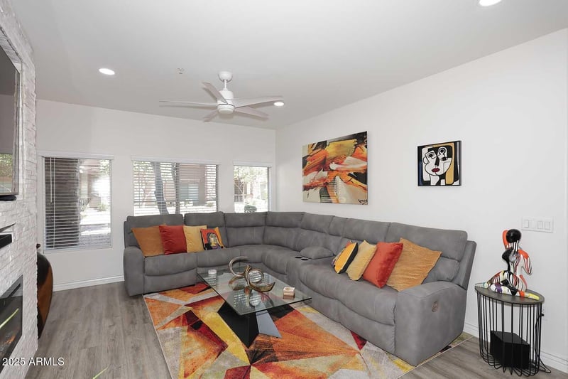 5450 Deer Valley Dr #1205, Phoenix, AZ 85054