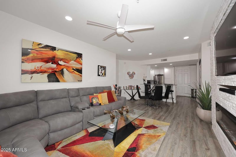 5450 Deer Valley Dr #1205, Phoenix, AZ 85054