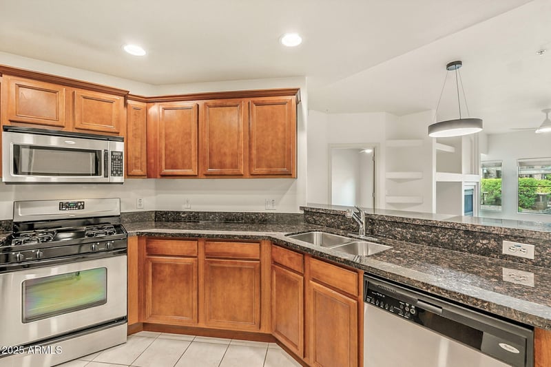 5450 Deer Valley Dr #1209, Phoenix, AZ 85054