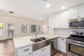 5450 Deer Valley Dr #1211, Phoenix, AZ 85054