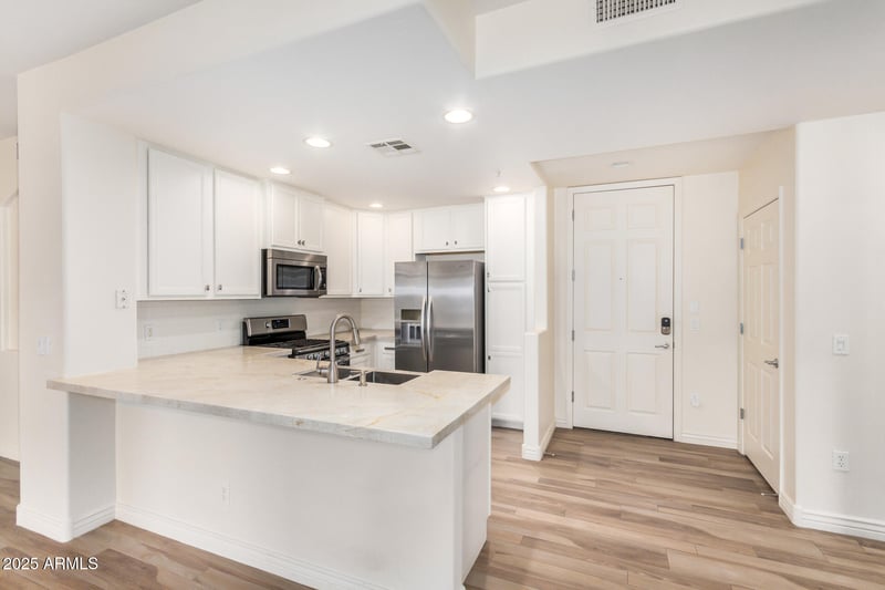 5450 Deer Valley Dr #1211, Phoenix, AZ 85054
