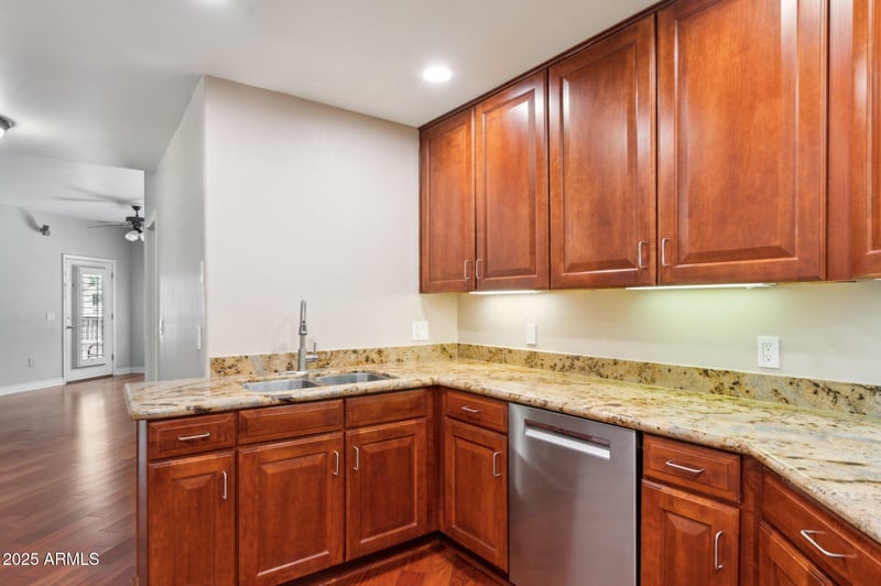 5450 Deer Valley Dr #1214, Phoenix, AZ 85054