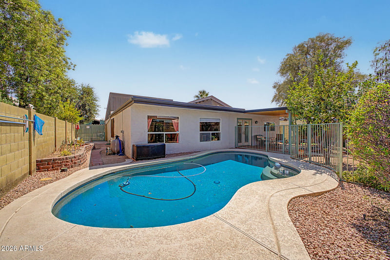 5450 E Cambridge Ave, Phoenix, AZ 85008