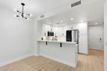 5450 Deer Valley Dr #1200, Phoenix, AZ 85054