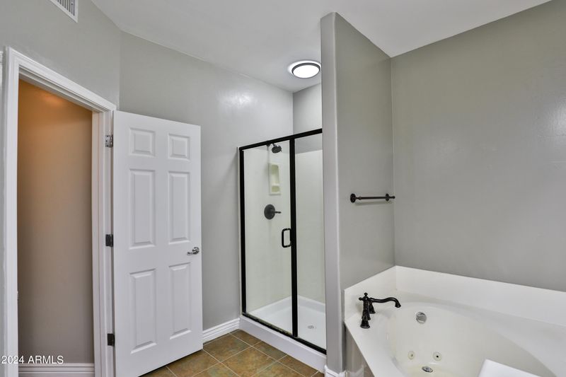 5450 E Deer Valley Dr #2017, Phoenix, AZ 85054
