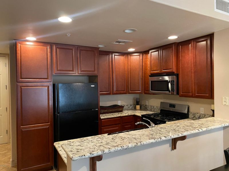 5450 E Deer Valley Dr #2019, Phoenix, AZ 85054