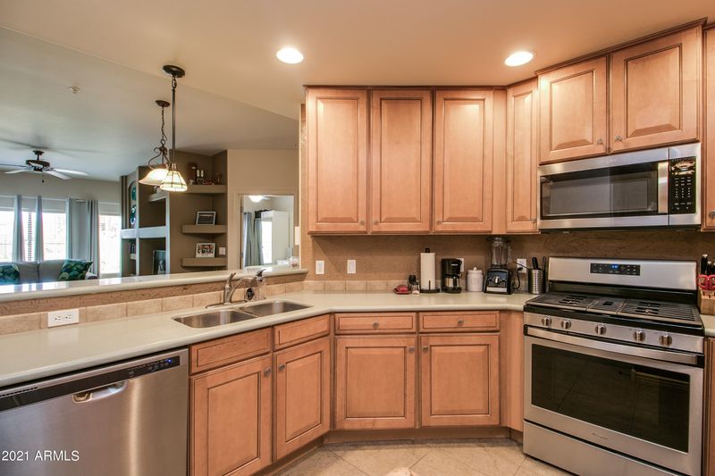 5450 E Deer Valley Dr #2020, Phoenix, AZ 85054