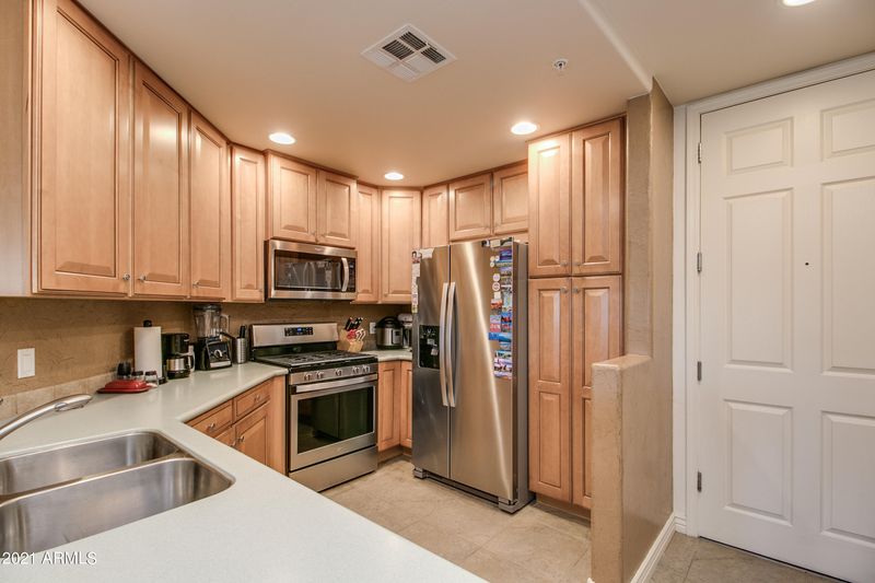 5450 E Deer Valley Dr #2020, Phoenix, AZ 85054