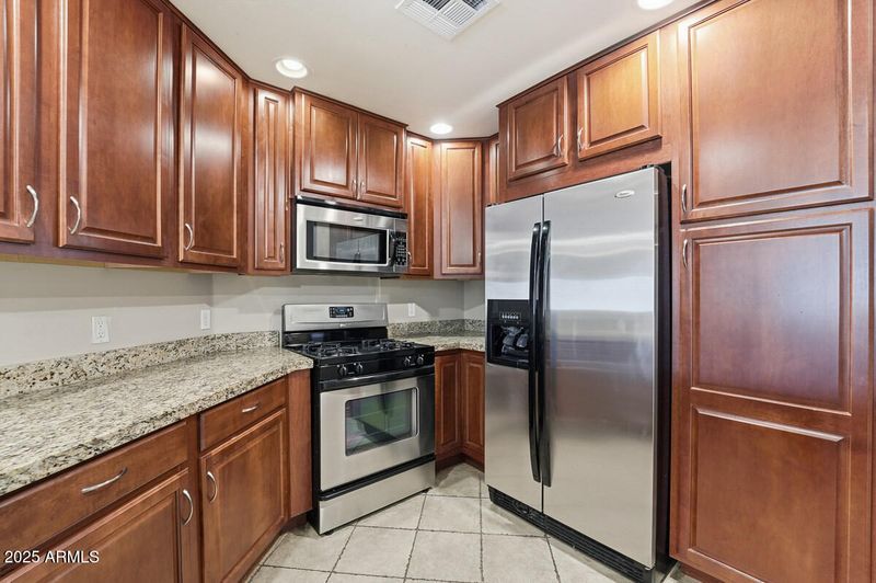 5450 E Deer Valley Dr #2024, Phoenix, AZ 85054