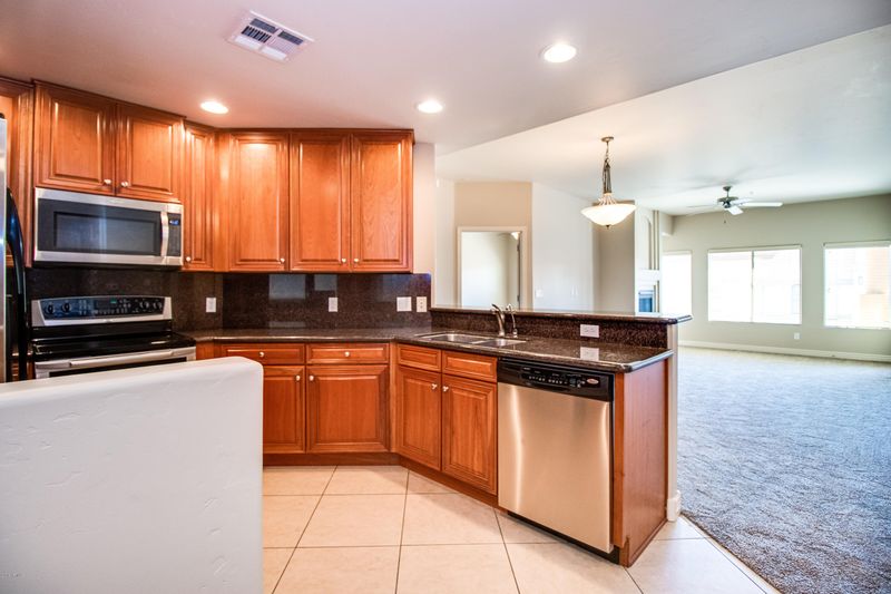 5450 E Deer Valley Dr #4203, Phoenix, AZ 85054