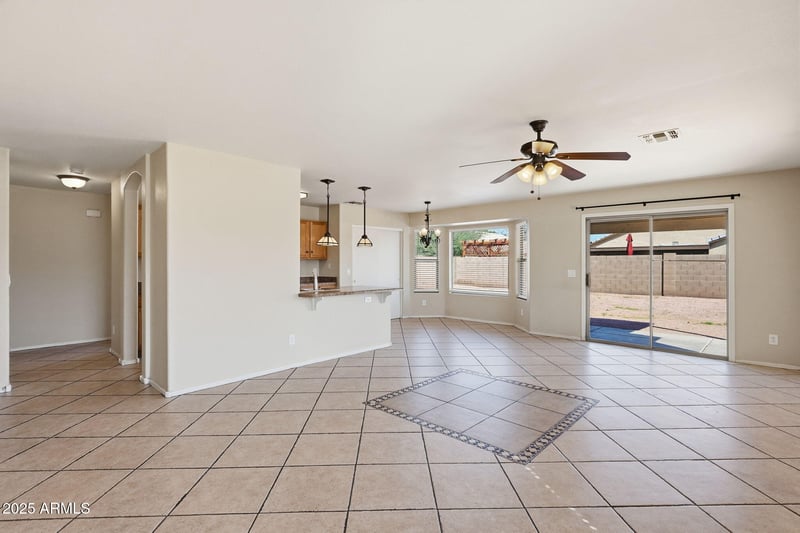 5453 77th Ln, Glendale, AZ 85303