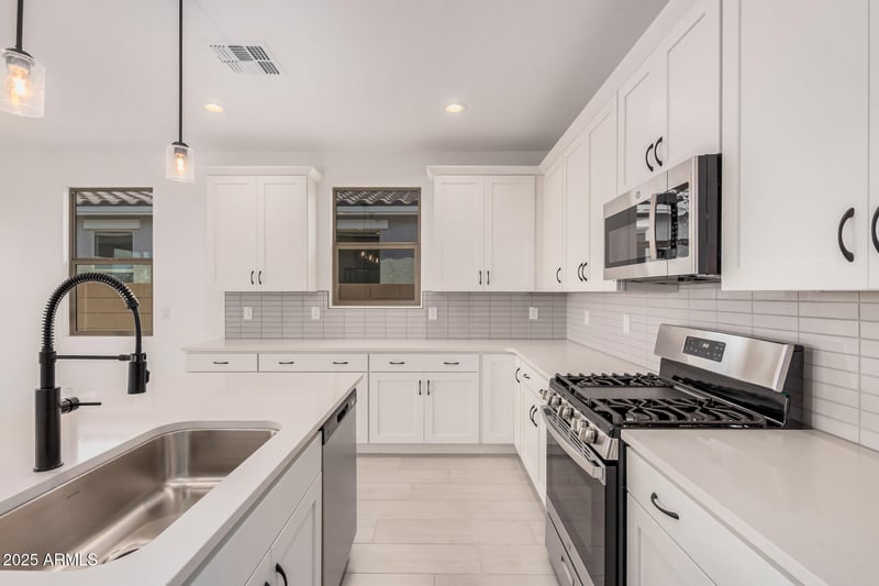 5454 Manzanita Dr, Glendale, AZ 85302