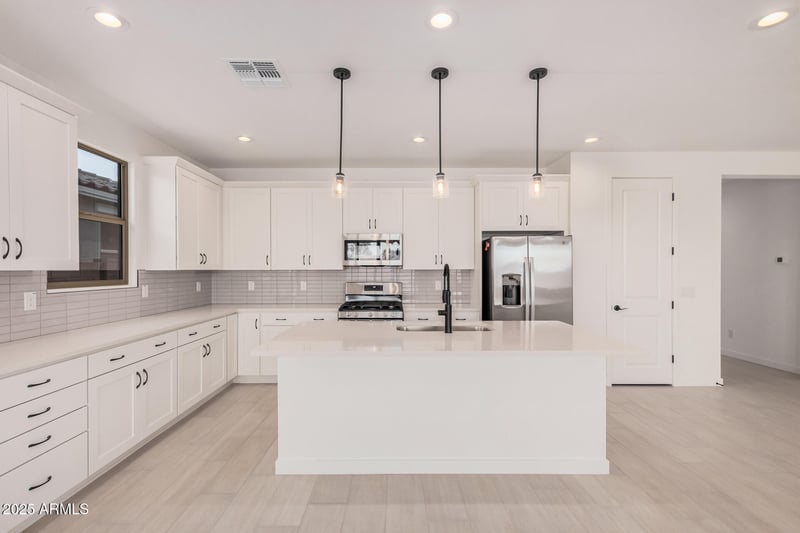 5454 Manzanita Dr, Glendale, AZ 85302