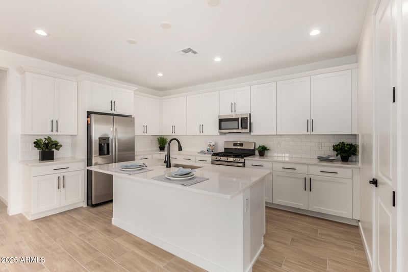 5455 Loma Ln, Glendale, AZ 85302