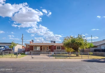 5457 Cambridge Ave, Phoenix, AZ 85035