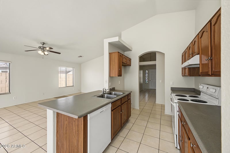 5458 N 77th Dr, Glendale, AZ 85303
